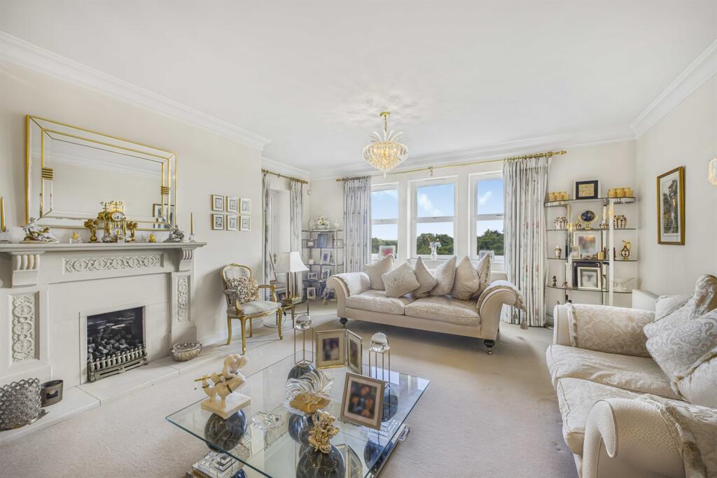 3 bedroom apartment for sale in South Downs Road, Bowdon, WA14